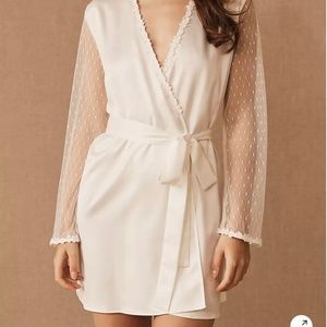 Flora Nikrooz Showstopper Long-Sleeve Lace-Back Robe - Size XS - Ivory